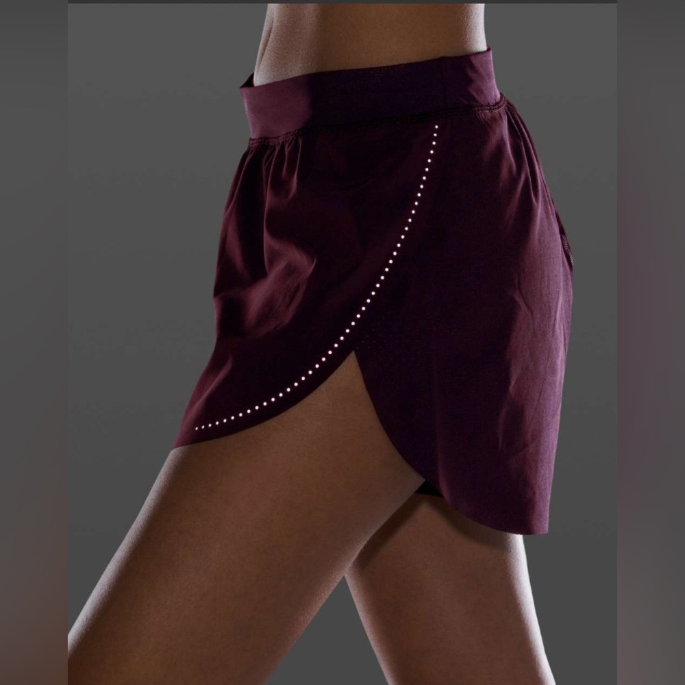 Lululemon Find Your Pace Short 3" *Lined - Cassis - size 4